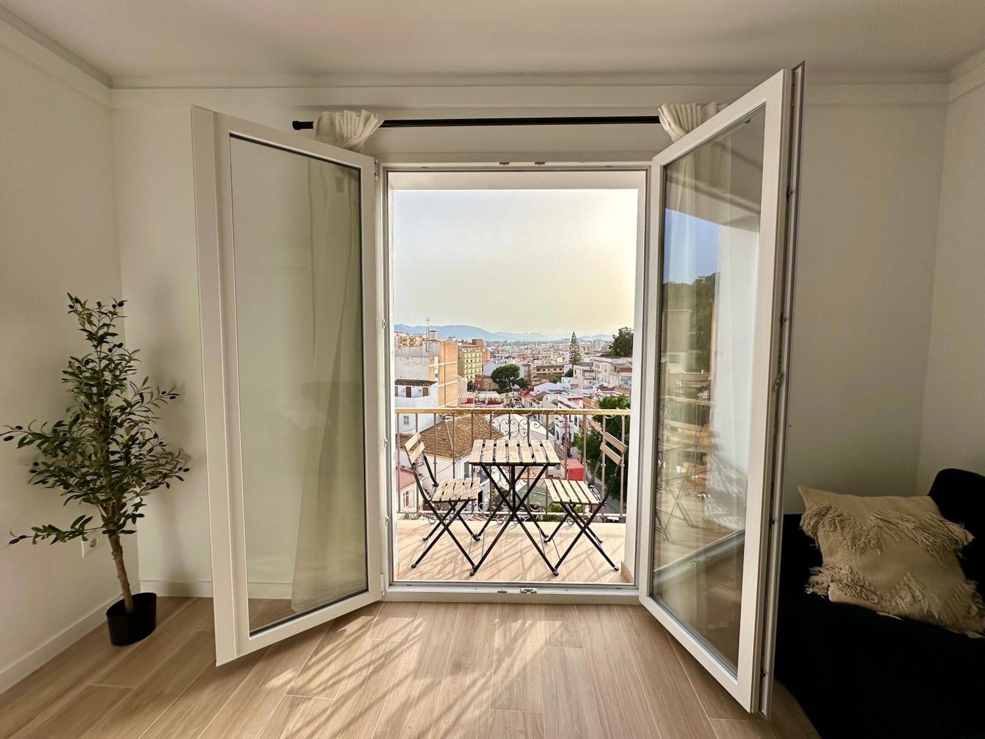 Atico Con Solarium Y Bbq Cerca Del Centro 6 Pax Apartment Málaga Exterior foto